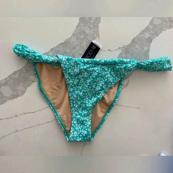 Cotton On Body 2 Piece Capri Ditsy Micro Floral Scoop Tri Top Brazilian Bottom L - Picture 6 of 7